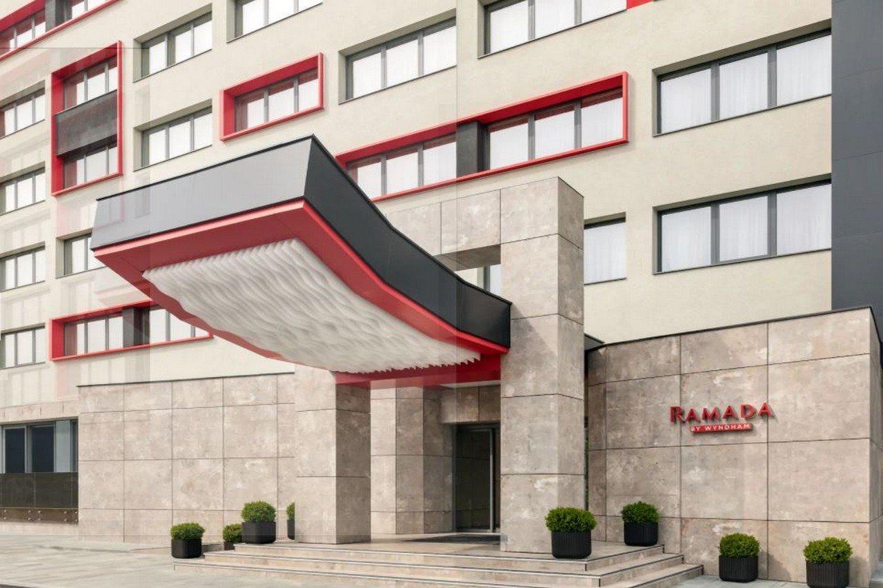 מלון Ramada By Wyndham Râmnicu Vâlcea מראה חיצוני תמונה