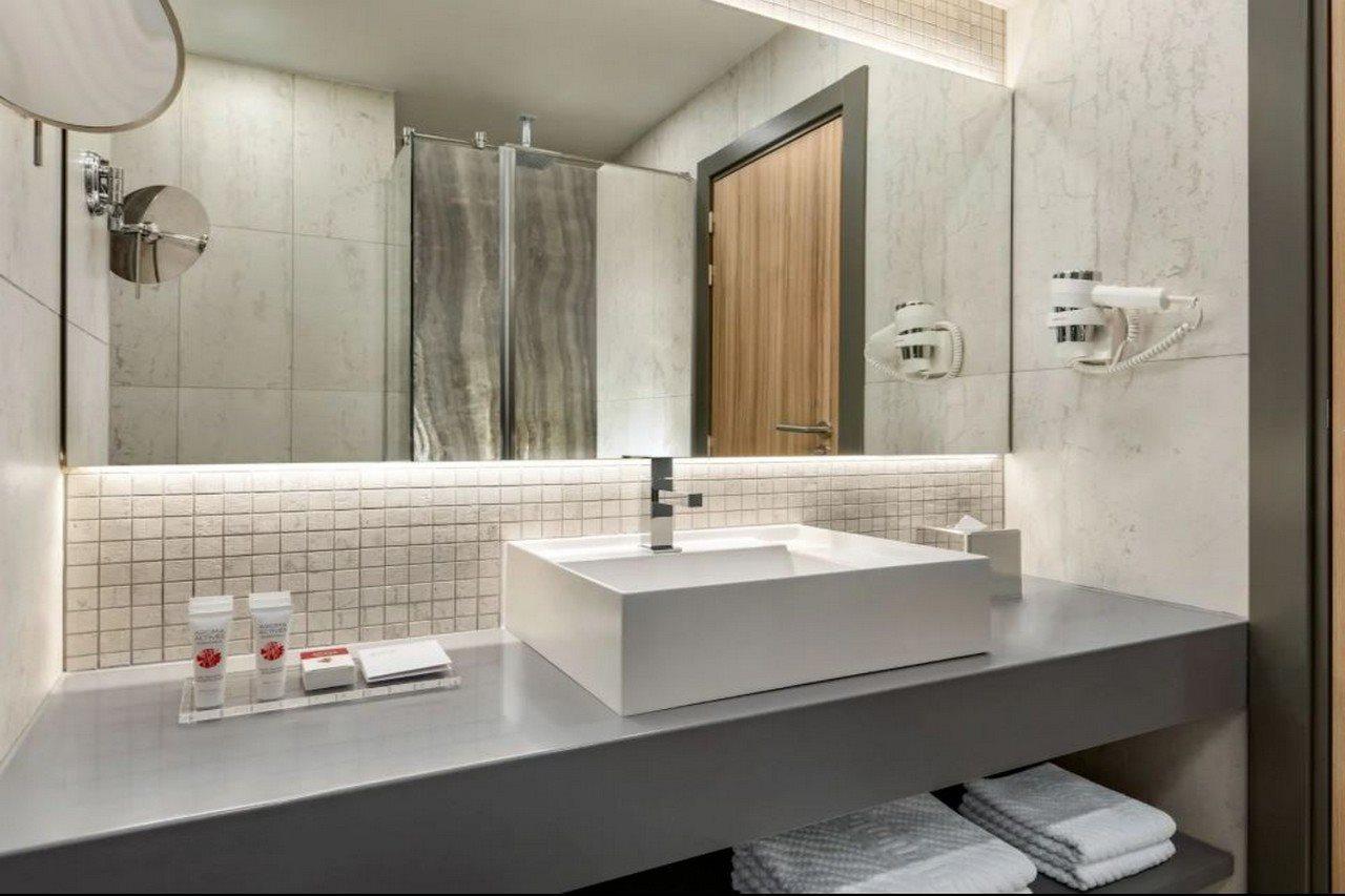 מלון Ramada By Wyndham Râmnicu Vâlcea מראה חיצוני תמונה