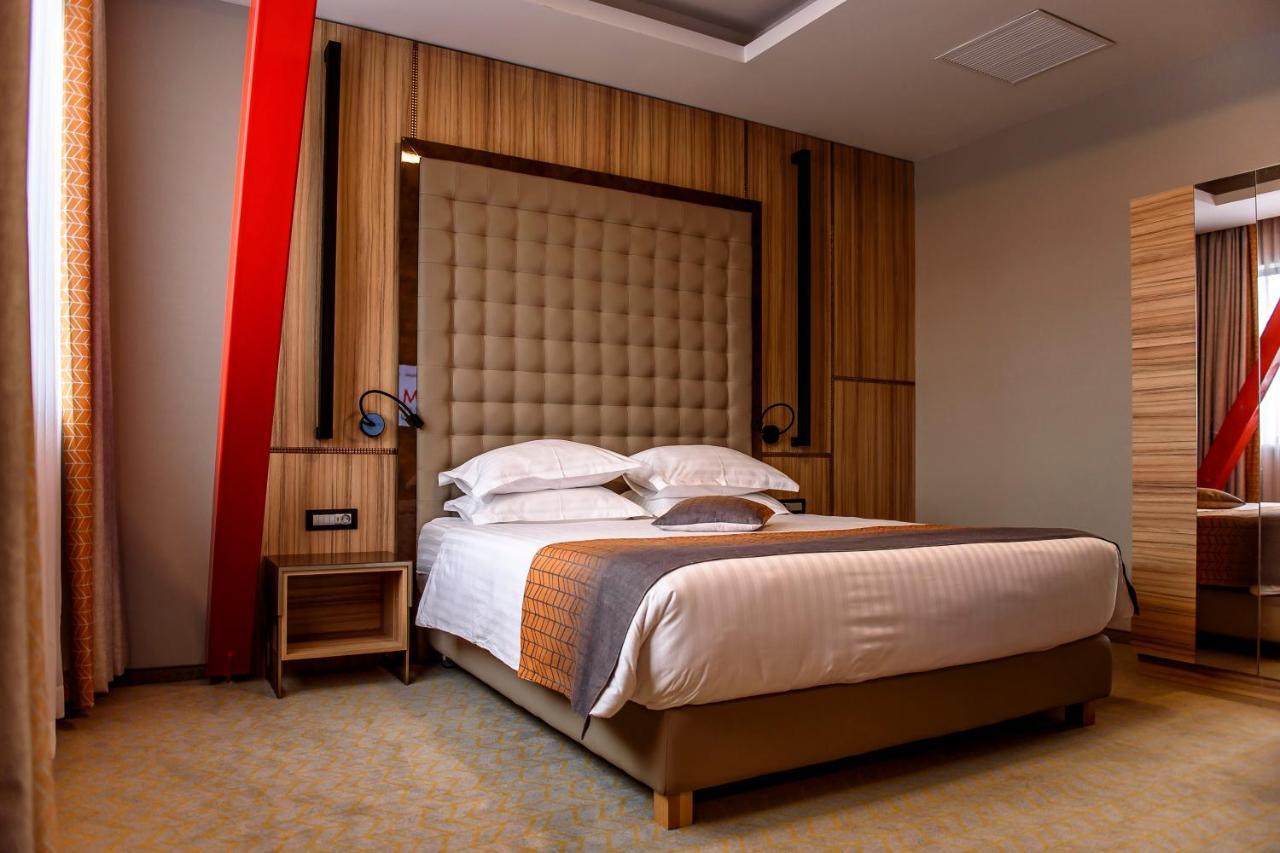 מלון Ramada By Wyndham Râmnicu Vâlcea מראה חיצוני תמונה