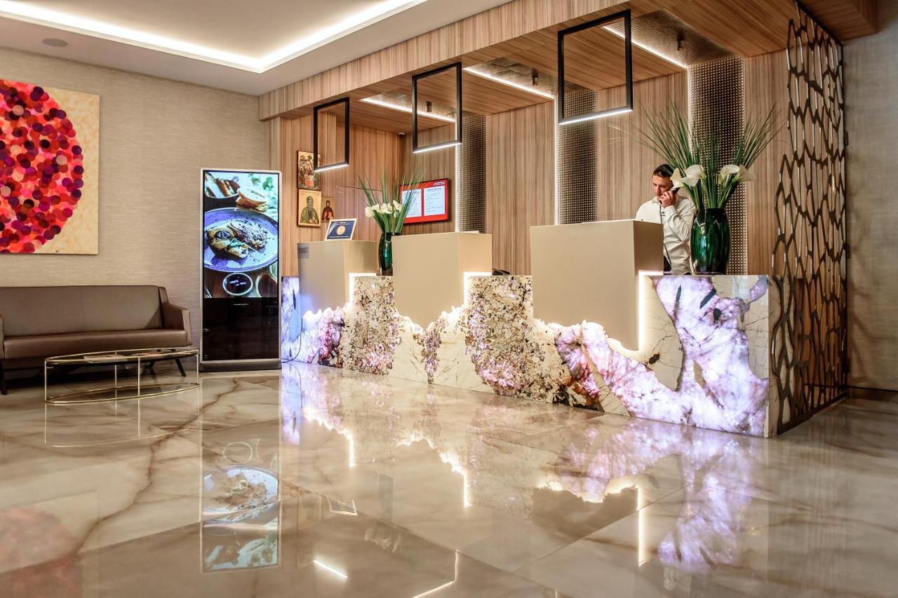 מלון Ramada By Wyndham Râmnicu Vâlcea מראה חיצוני תמונה