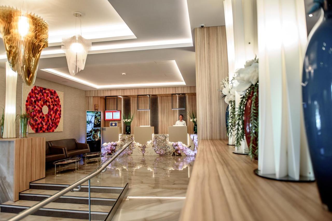 מלון Ramada By Wyndham Râmnicu Vâlcea מראה חיצוני תמונה