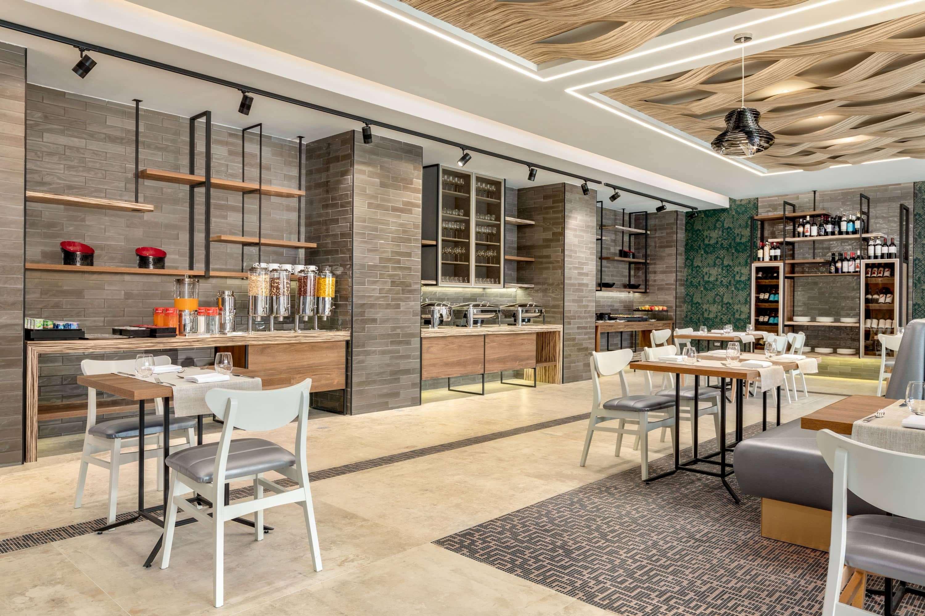 מלון Ramada By Wyndham Râmnicu Vâlcea מראה חיצוני תמונה