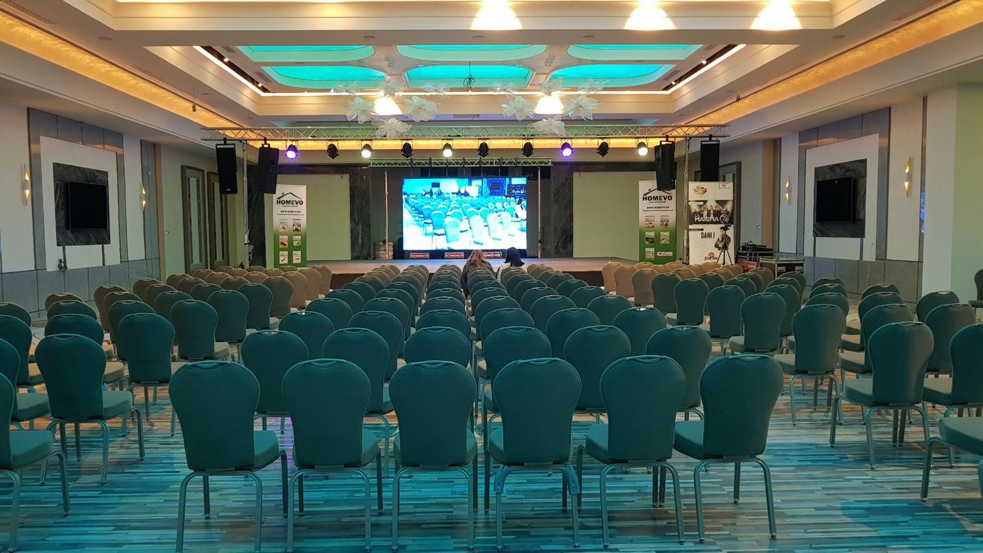 מלון Ramada By Wyndham Râmnicu Vâlcea מראה חיצוני תמונה