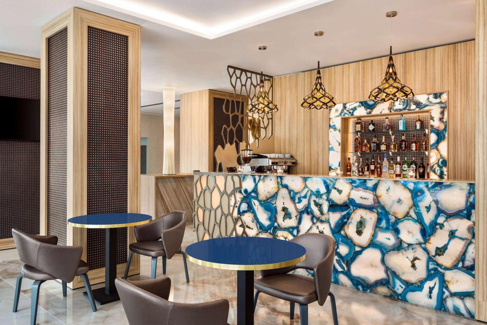 מלון Ramada By Wyndham Râmnicu Vâlcea מראה חיצוני תמונה